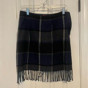 Plaid skirt with fringe on the bottom